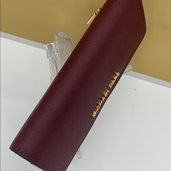 MICHAEL KORS JET SET TRAVEL LG TRIFOLD MERLOT - Picture 6 of 16